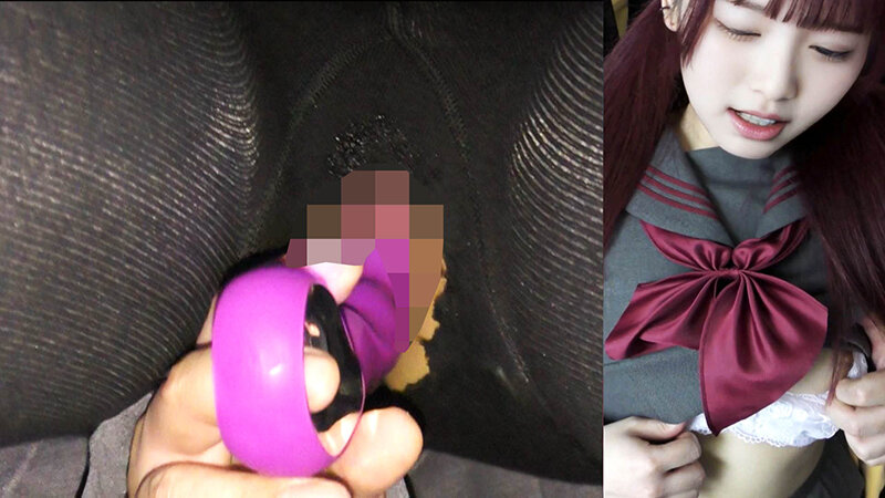 暗い室内で制服風衣装とリボンが目立つ近距離サンプル画像